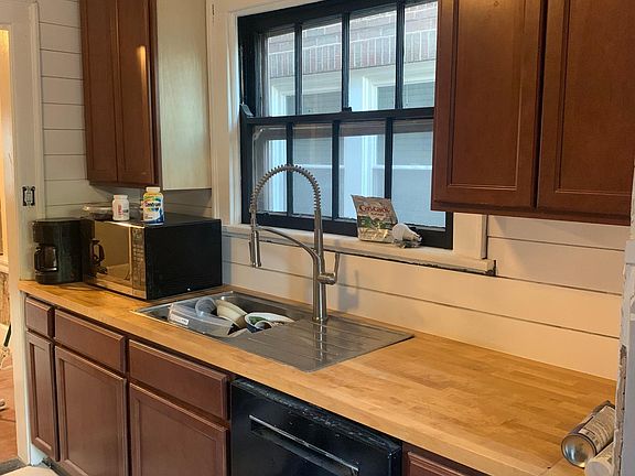 3rd image of 1604 Woodburn Ave #2