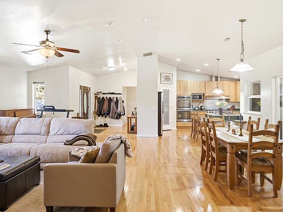 2nd image of 833 Remour Ln
