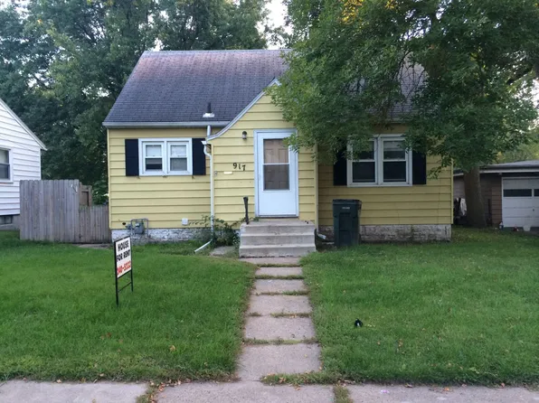 917 Kern St, Waterloo, IA 50703