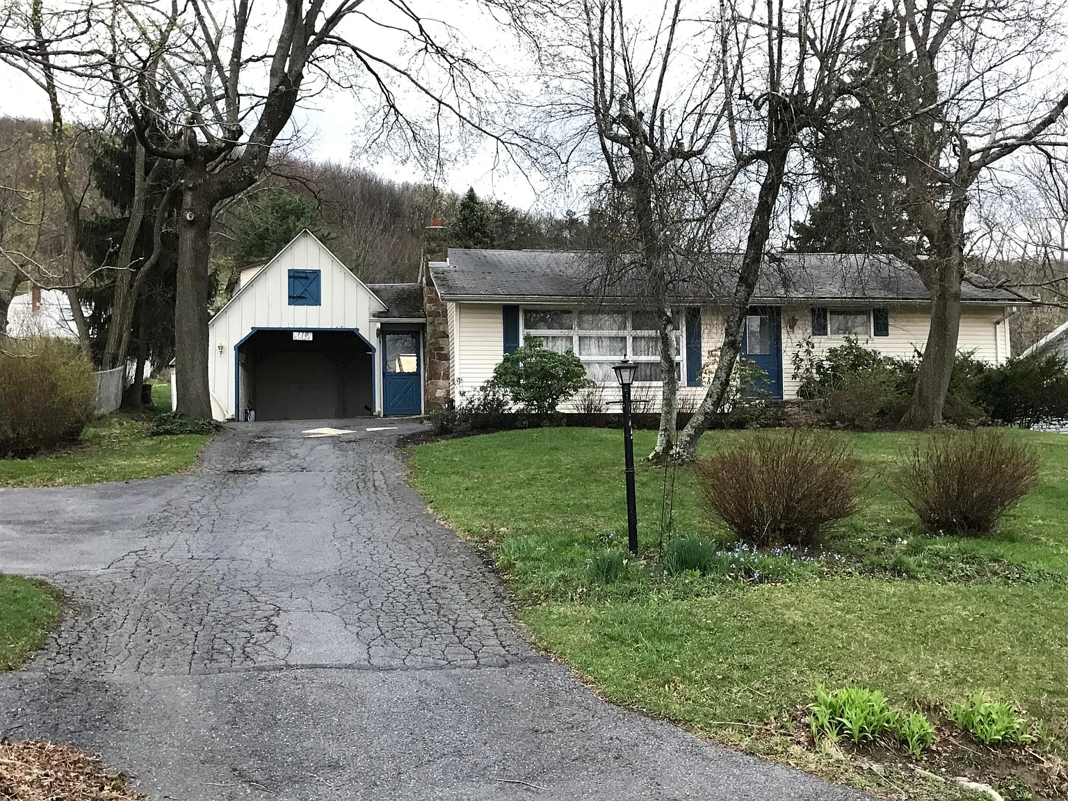 3 bed, 1300 sqft, $1,625 — Photo 1