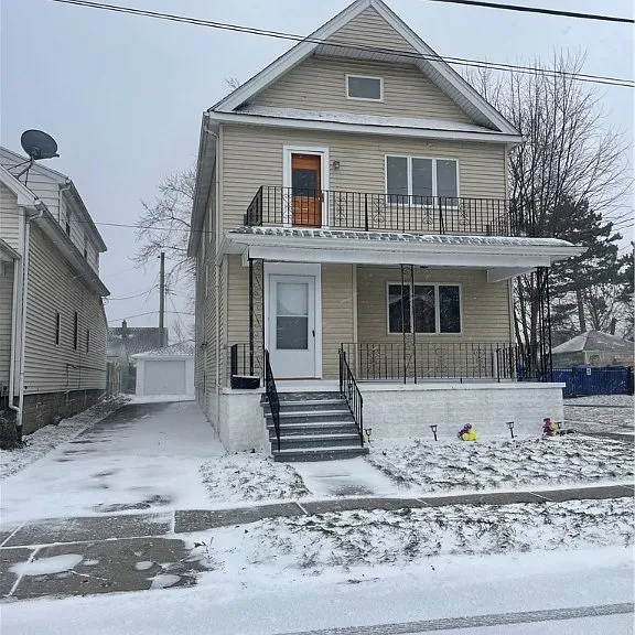 111 Dempster St — Photo 2