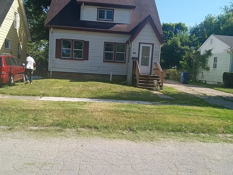 843 Remington Ave — Photo 1