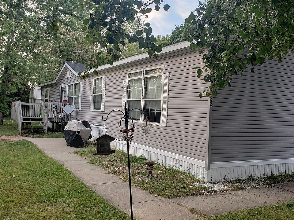 1st image of 1022 S 75th Ter
