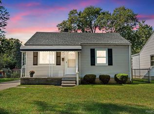 12181 Cavell St, Livonia, MI 48150