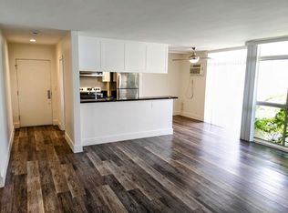 11942 Darlington Avenue, Los Angeles, CA 90049