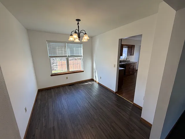 256 Spencer Pl — Photo 4