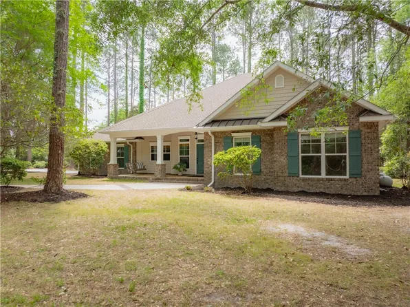 811 Kentland Dr, Waycross, GA 31503