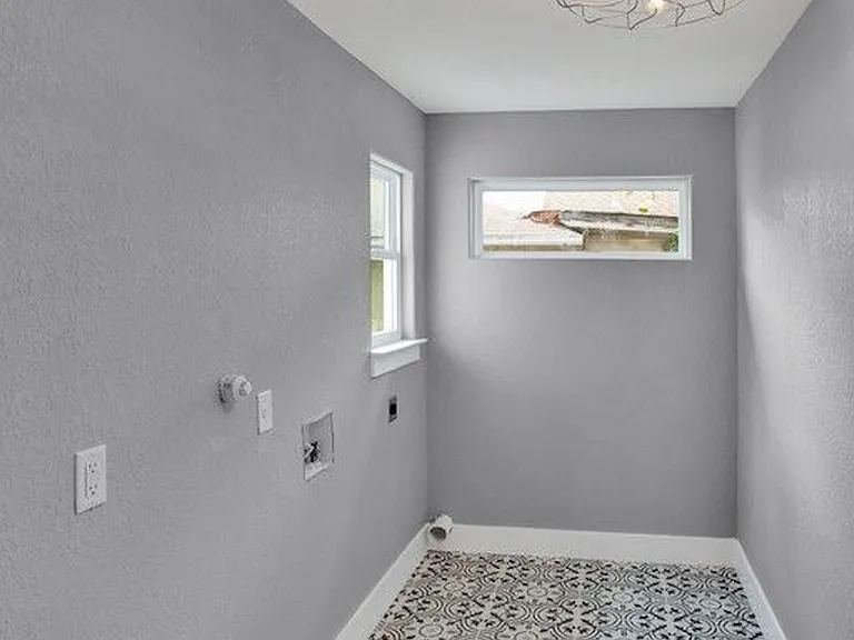 618 E Evergreen St — Photo 10