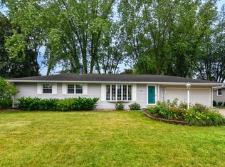 1441 Lindale Ln, Green Bay, WI 54313