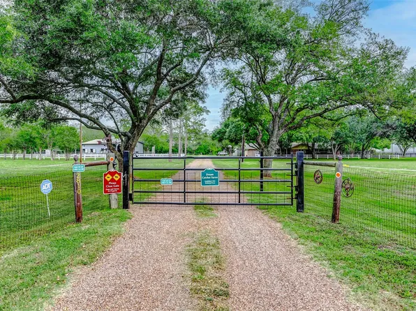 2810 Precinct Line Rd, Richmond, TX 77406