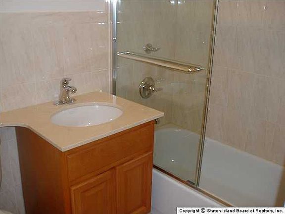 5th image of 21 Gadsen Pl APT 2B