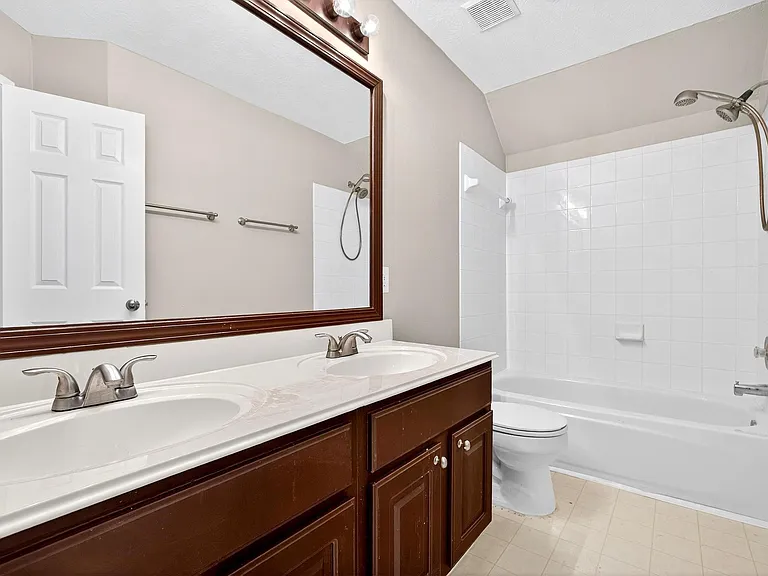 18502 Berry Leaf Ct — Photo 25
