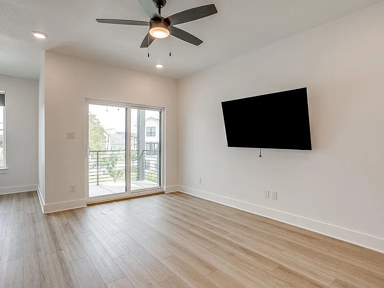 2345 Benbrook Blvd — Photo 59