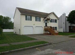 17 Matteo St, Worcester, MA 01606