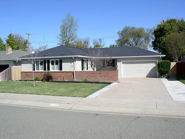 1st image of 715 Windsor Dr