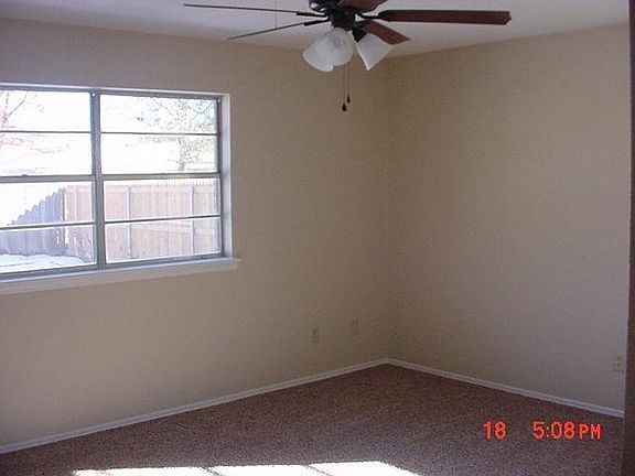 5th image of 114 Oak St