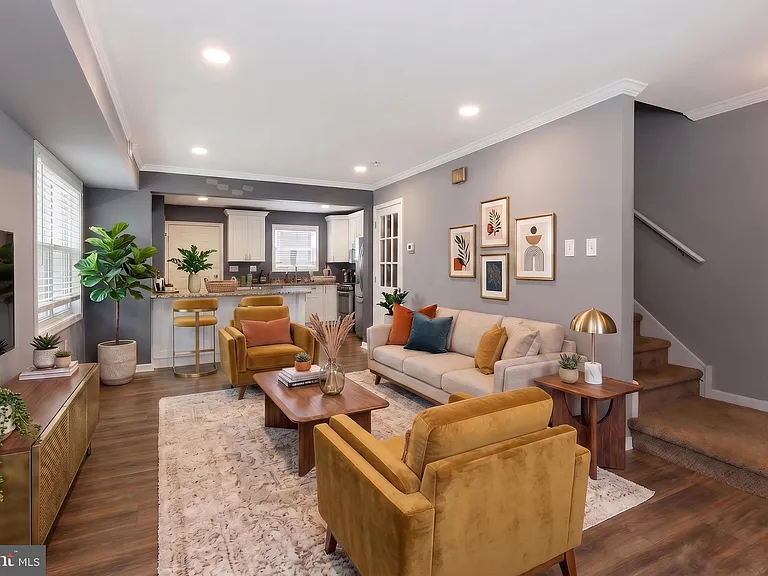 1719 Ridge Ave — Photo 1