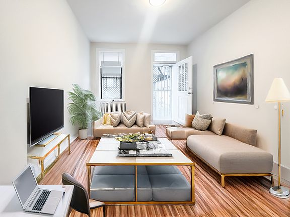 3rd image of 405 W 45th St APT 1e