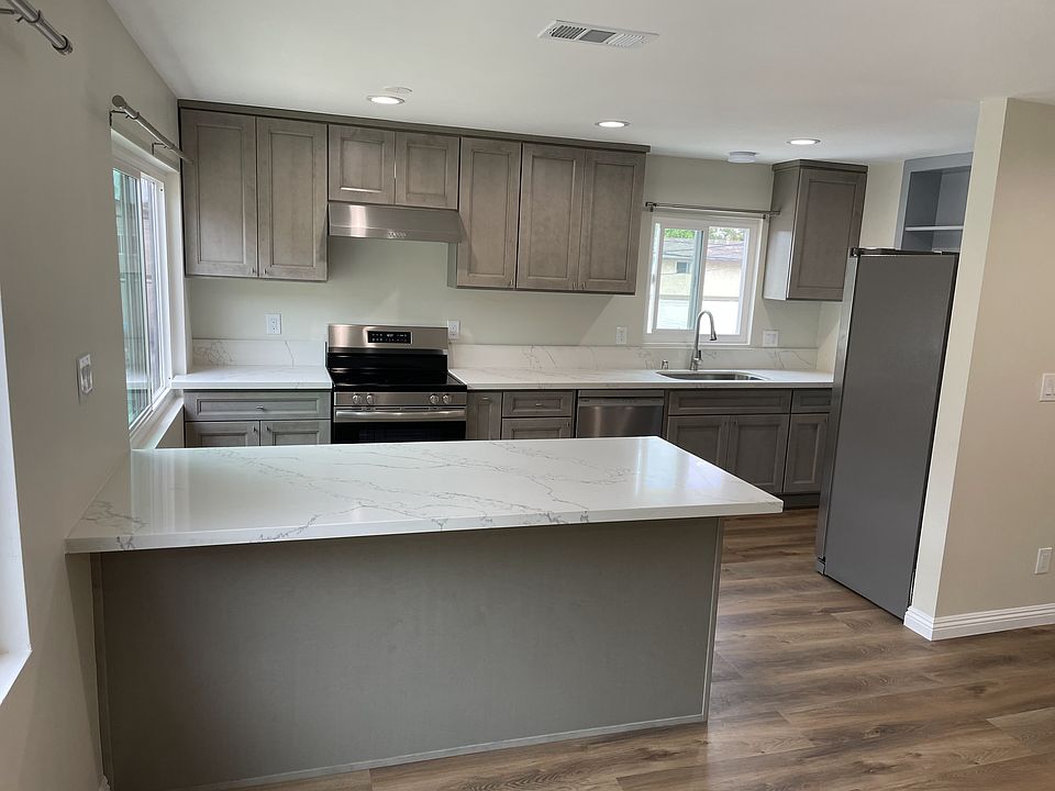 1st image of 3671 Howard Ave #3