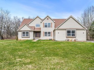 4660 Mesa Ct, Clarkston, MI 48348