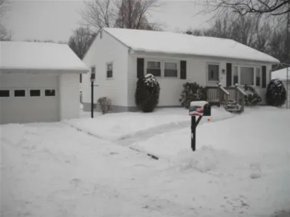 1871 Center Ct, Alliance, OH 44601