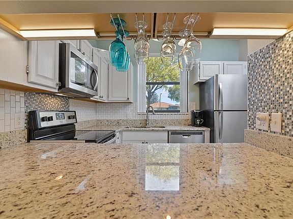 5th image of 501 Sweet Bay Cir #501