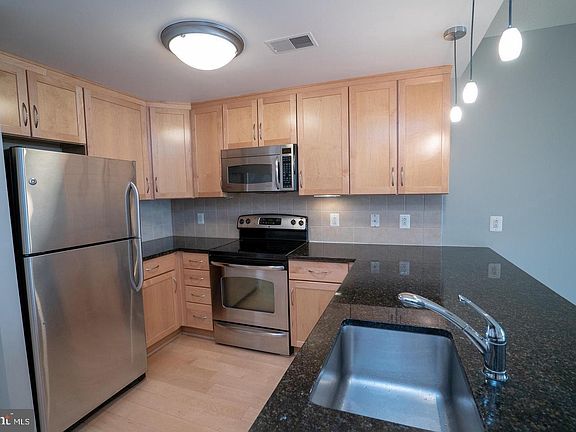 3rd image of 888 N Quincy St Unit 1705
