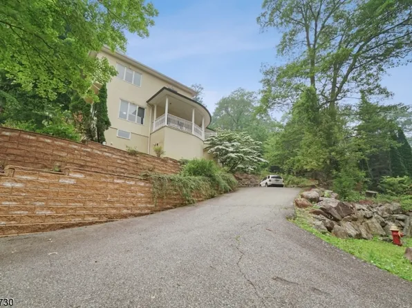 58 Upper High Crest Dr, West Milford Twp., NJ 07480