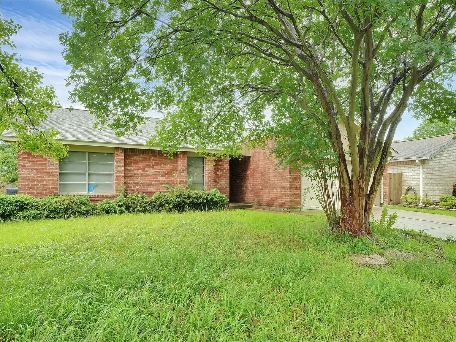 3 bed, 2.0 bath, 1383 sqft, $1,799 — Photo 2