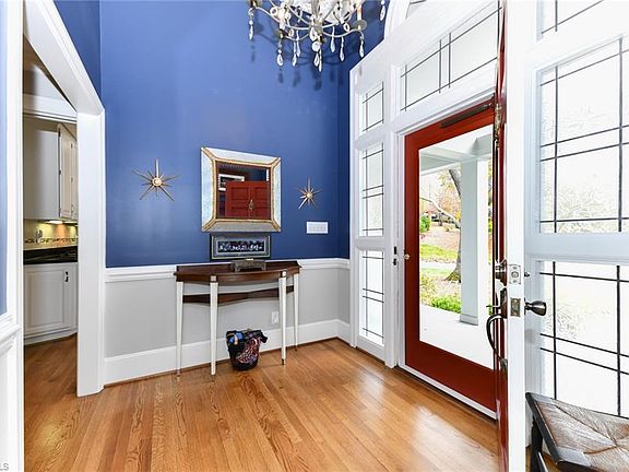 4th image of 2 Sommerton Dr