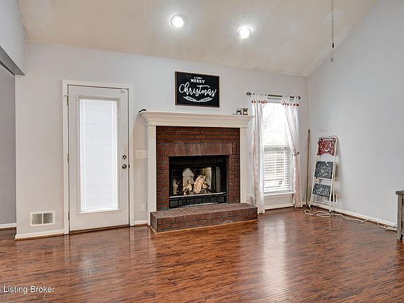 4th image of 8116 Eagles Crest Ct