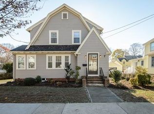 87 Pearl St, Melrose, MA 02176