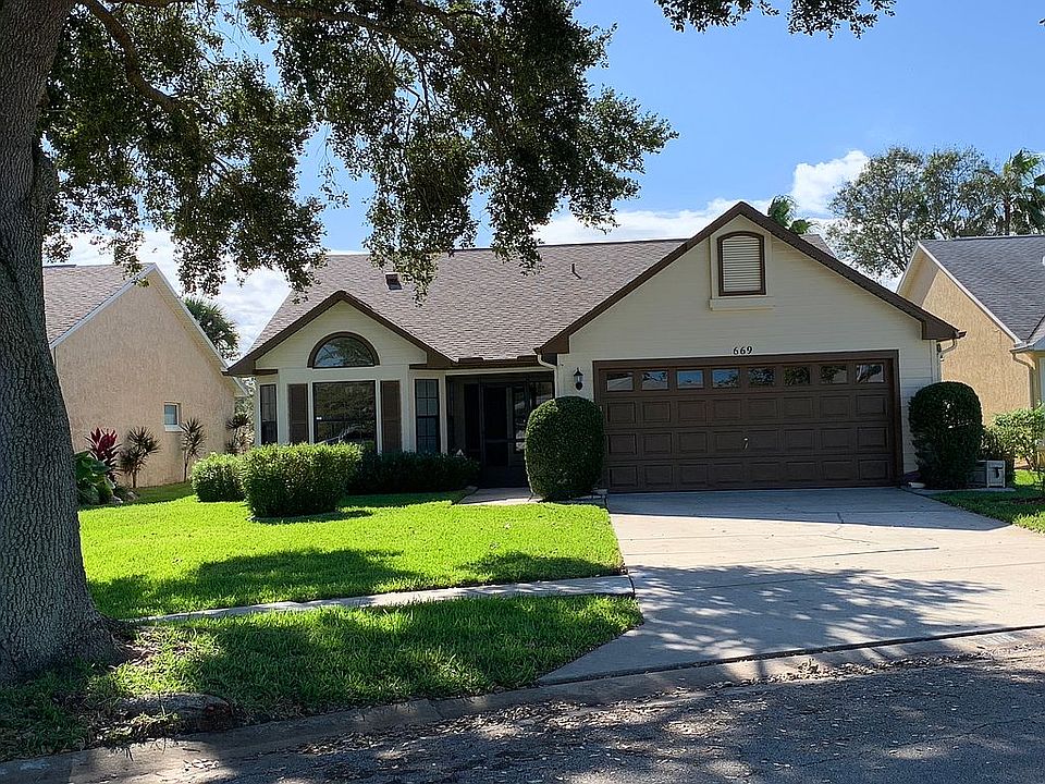 669 Middlebury Loop