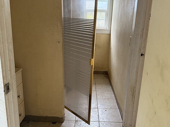 4th image of 14062 SE Foster Rd