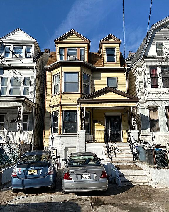 1st image of 292 Clifton Ave