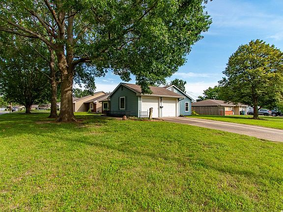 2nd image of 2475 Brookside Dr