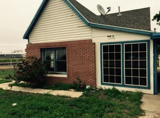 1208 El Paso St, Plainview, TX 79072