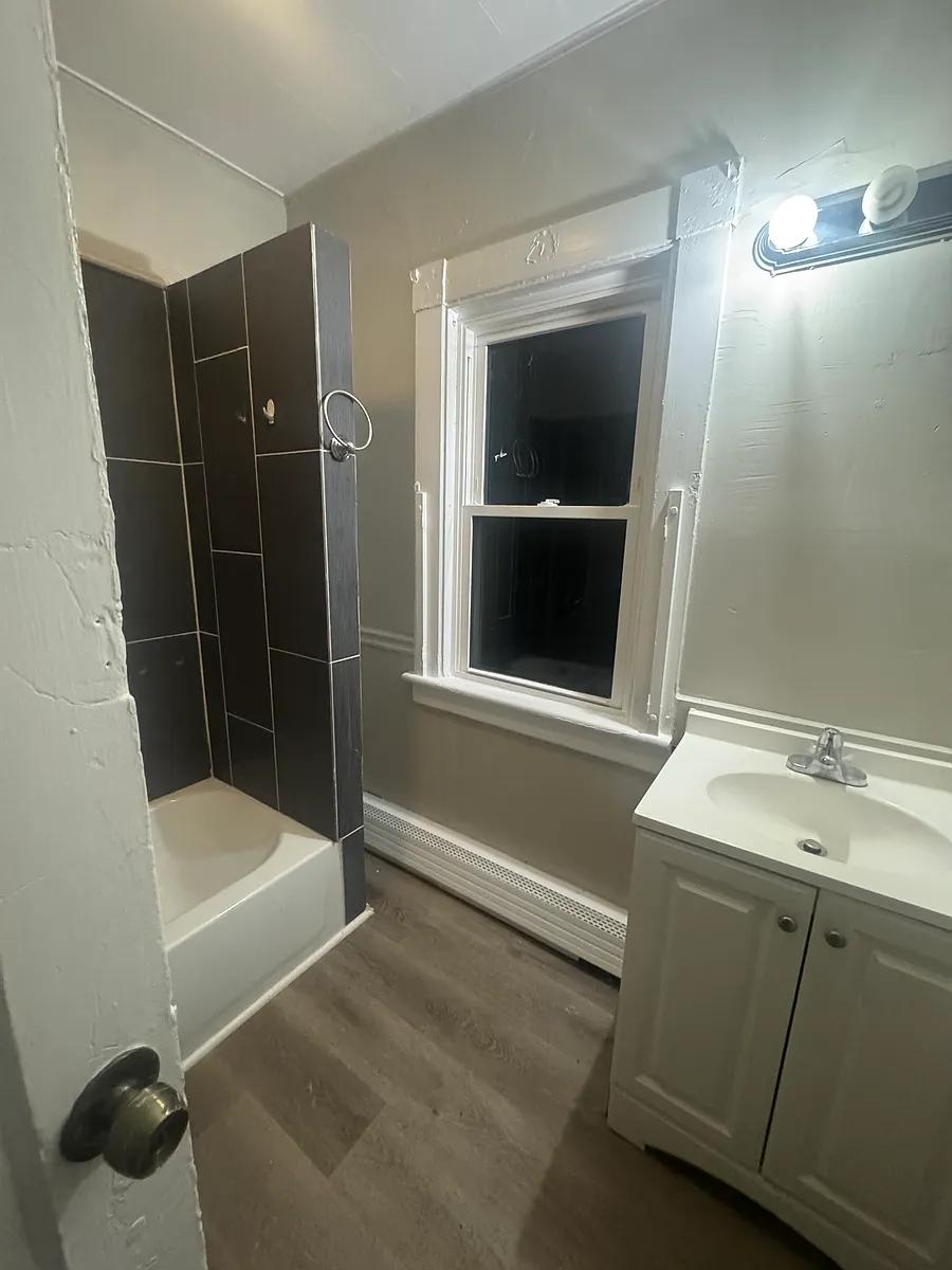 Building Photo - 153 Jubilee St #2