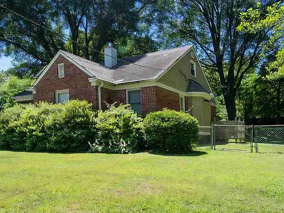3rd image of 1711 Alta Vista Ave