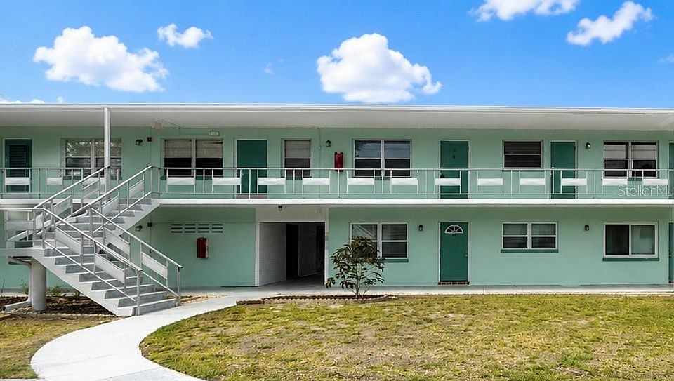 1st image of 5850 21ST STREET N #15