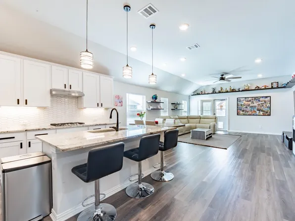 402 Pulitzer Dr, Hutto, TX 78634