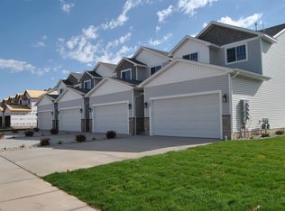 1099 Villa Vista Dr, Ammon, ID 83406