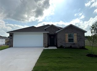 559 Nevada St, Farmington, AR 72730