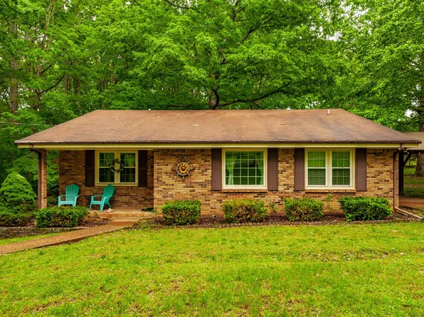 1031 Williams Dr, White Bluff, TN 37187