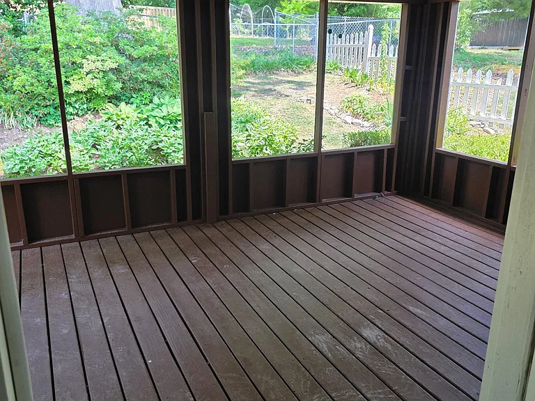 2228 Deerwood Rd — Photo 18