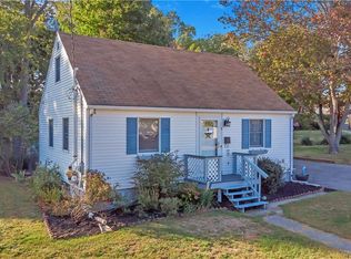 35 Primrose St, Milford, CT 06460