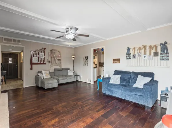 725 Branch Dr, Garland, TX 75041