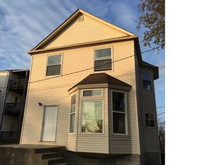906 E 67th St, Chicago, IL 60637