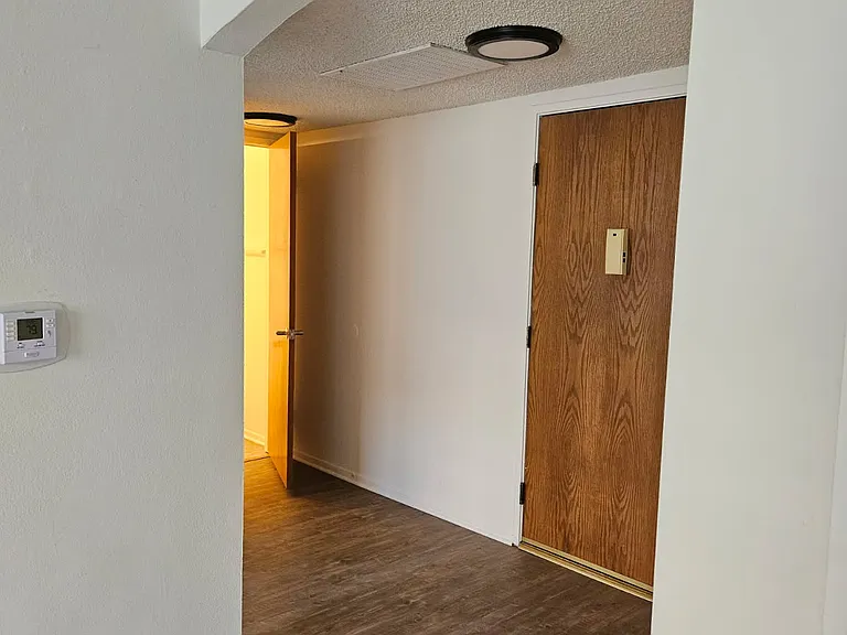 6450 Mammoth Ave #101 — Photo 12