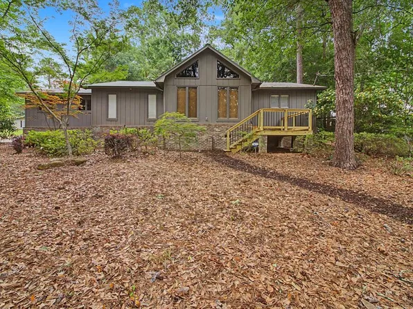 2114 Shadybrook Ln, Dothan, AL 36303